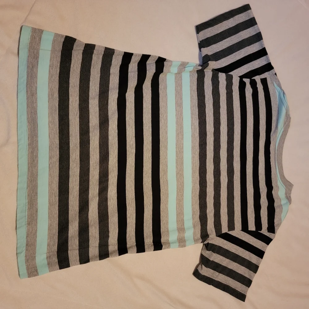 Airwalk Striped V-Neck Tee [L] Black/Gray/Blue - Picture 3 of 3